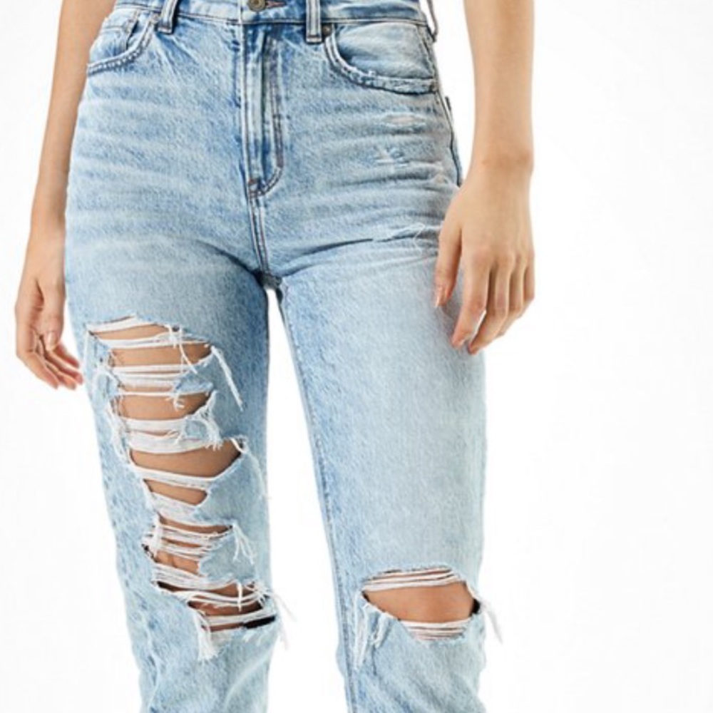 AE Mom Jeans Brand New W/Tags